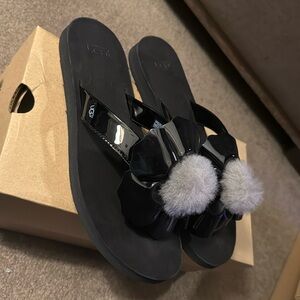 Black Ugg Poppy Flip Flop